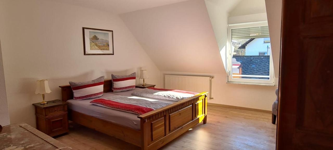 Ferienhaus Schnitzius Kinheim Luaran gambar